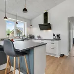 4 Bedroom Cozy In Rudkobing * Spodsbjerg