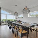 4 Bedroom Cozy In Rudkobing Spodsbjerg