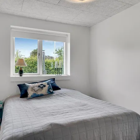 Дом отдыха 4 Bedroom Cozy In Rudkobing