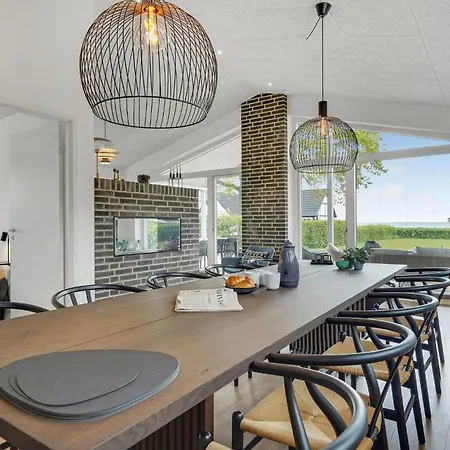 4 Bedroom Cozy In Rudkøbing Vakantiehuis *