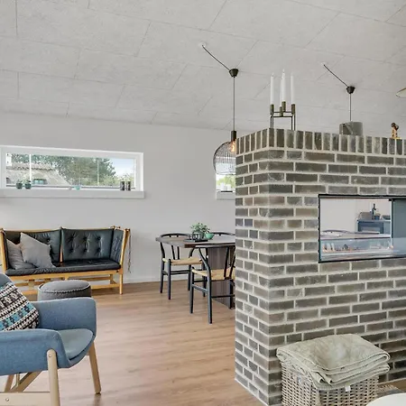 4 Bedroom Cozy In Rudkobing Casa vacanze
