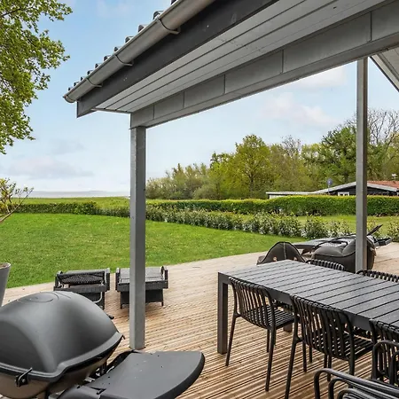 4 Bedroom Cozy In Rudkobing