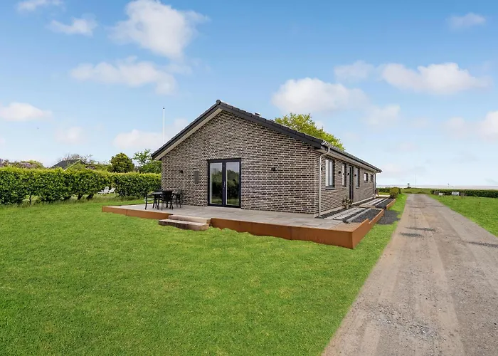 4 Bedroom Cozy In Rudkøbing *