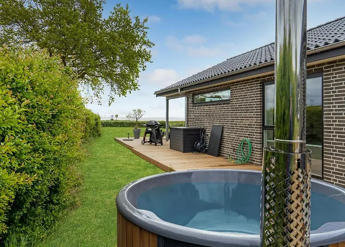 4 Bedroom Cozy In Rudkøbing Vakantiehuis *