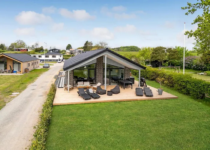 4 Bedroom Cozy In Rudkøbing Spodsbjerg