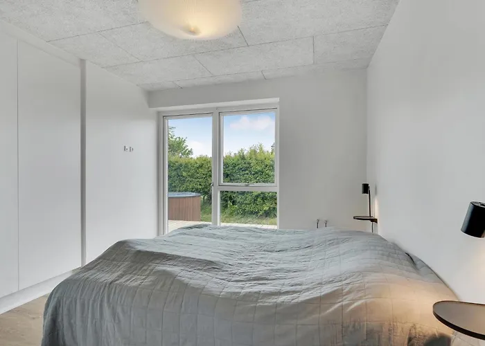 4 Bedroom Cozy In Rudkøbing *