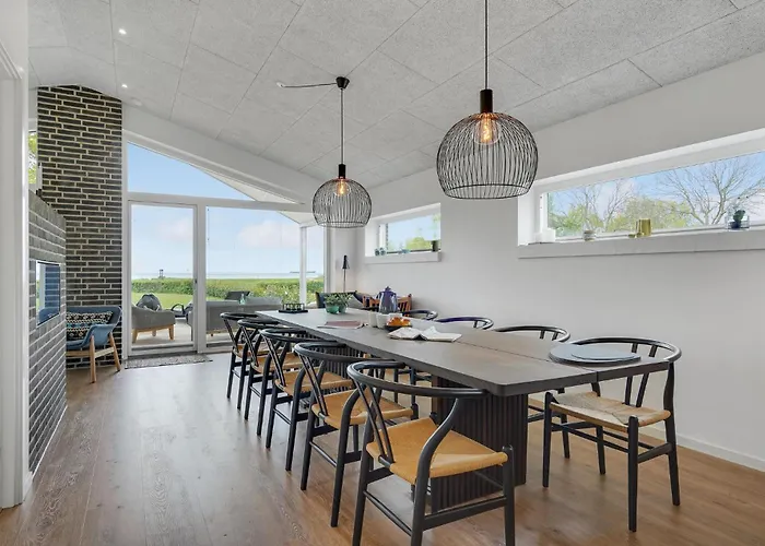 4 Bedroom Cozy In Rudkøbing Spodsbjerg