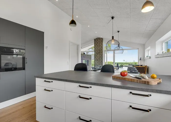 4 Bedroom Cozy In Rudkøbing