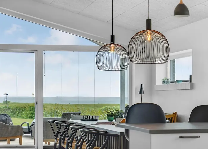 4 Bedroom Cozy In Rudkøbing Vakantiehuis *